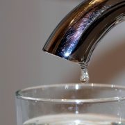 Cena vode mora biti pristupačna jer nije roba nego javno dobro