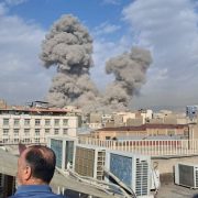 SAD i Izrael napali Iran, eksplozije u Teheranu