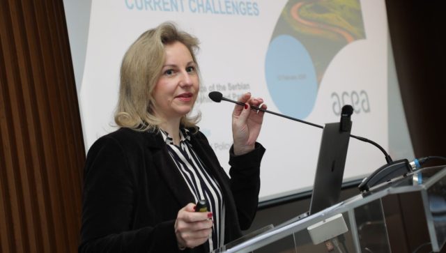 Tri izazova pred evropskom automobilskom industrijom