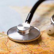 Putno zdravstveno osiguranje u slučaju rata – šta pokriva i kada prestaje da važi?