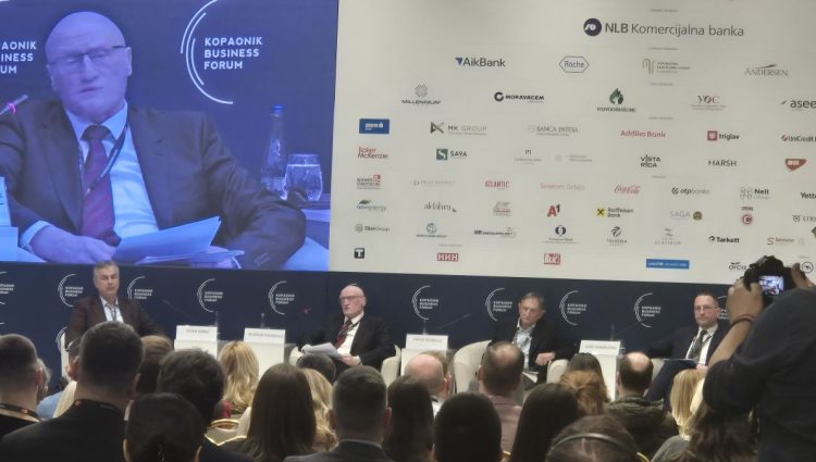 Manjak ulaganja u zdravstvo, prosvetu i komunalnu infrastrukturu – posebna kritika za agrarnu politiku