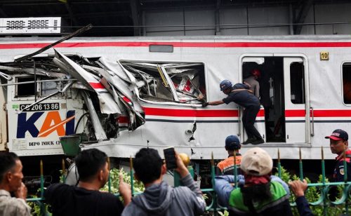 U sudaru vozova u blizini Džakarte poginulo 14 žena