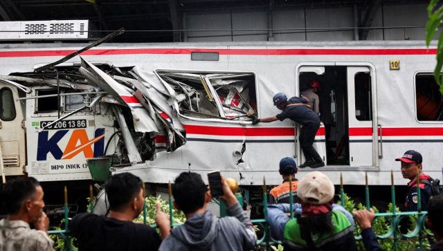 U sudaru vozova u blizini Džakarte poginulo 14 žena