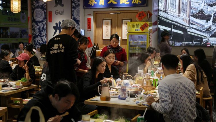 Kina cilja sektor usluga od 100 biliona juana do 2030. godine