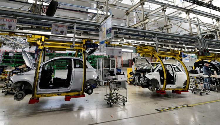 Stellantis sa gotovo trostruko većom prilagođenom dobiti u prvom kvartalu