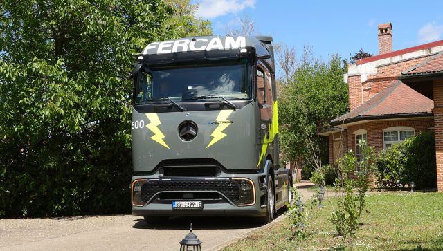 Prvi električni tegljač stigao u Srbiju