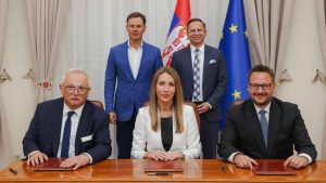 Vlada Srbije i MOL potpisali akcionarski ugovor o upravljanju NIS-om