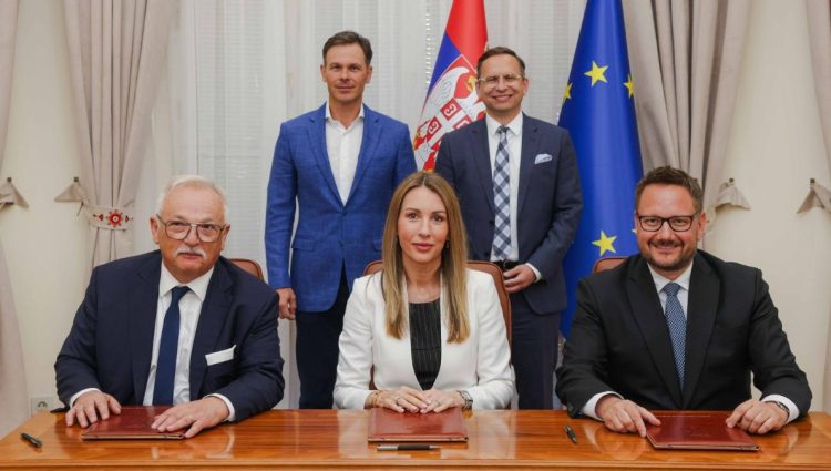 Vlada Srbije i MOL potpisali akcionarski ugovor o upravljanju NIS-om