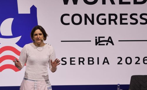 Ester Diflo u Beogradu: Ekonomski uspeh ne može se meriti samo rastom BDP-a
