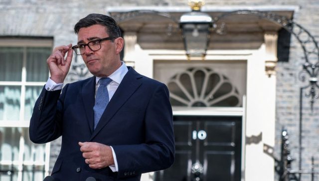 Endi Burnam preuzeo dužnost britanskog premijera