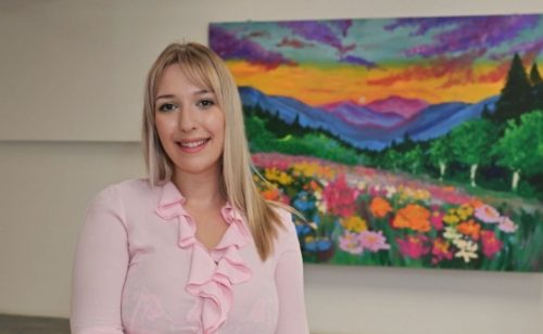 Profesionalno bavljenje umetnošću danas zahteva mnogo više od rada u ateljeu