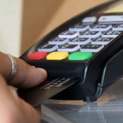Još 11.000 malih biznisa u Srbiji može da se prijavi za subvenciju za POS terminale