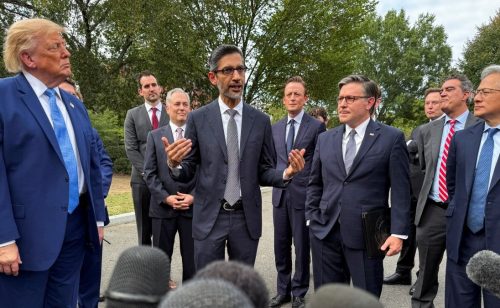 Tramp: Tehnološke kompanije pristale na dobrovoljna pravila bezbednosti AI