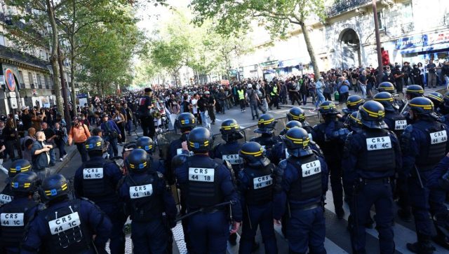 Desetine hiljada na protestima u Francuskoj, policija teško povredila dvojicu dečaka