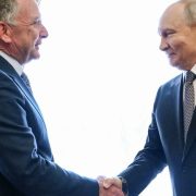 EU traži pregovarača za direktne razgovore sa Putinom o Ukrajini